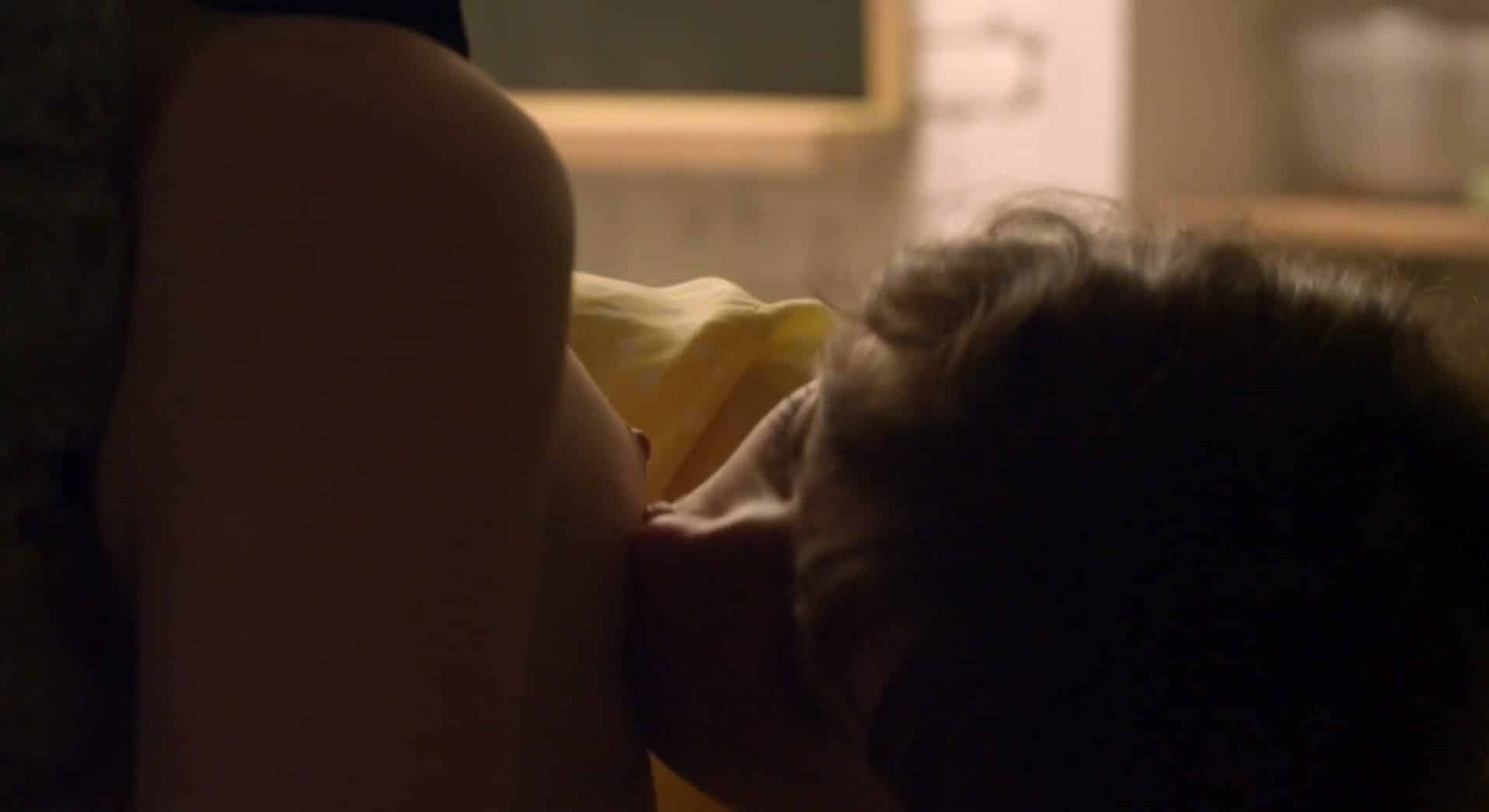 Anais Demoustier, Sophie Verbeeck start making out more passionately 