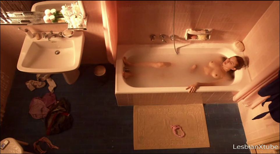 María Valverde Masturbation scene