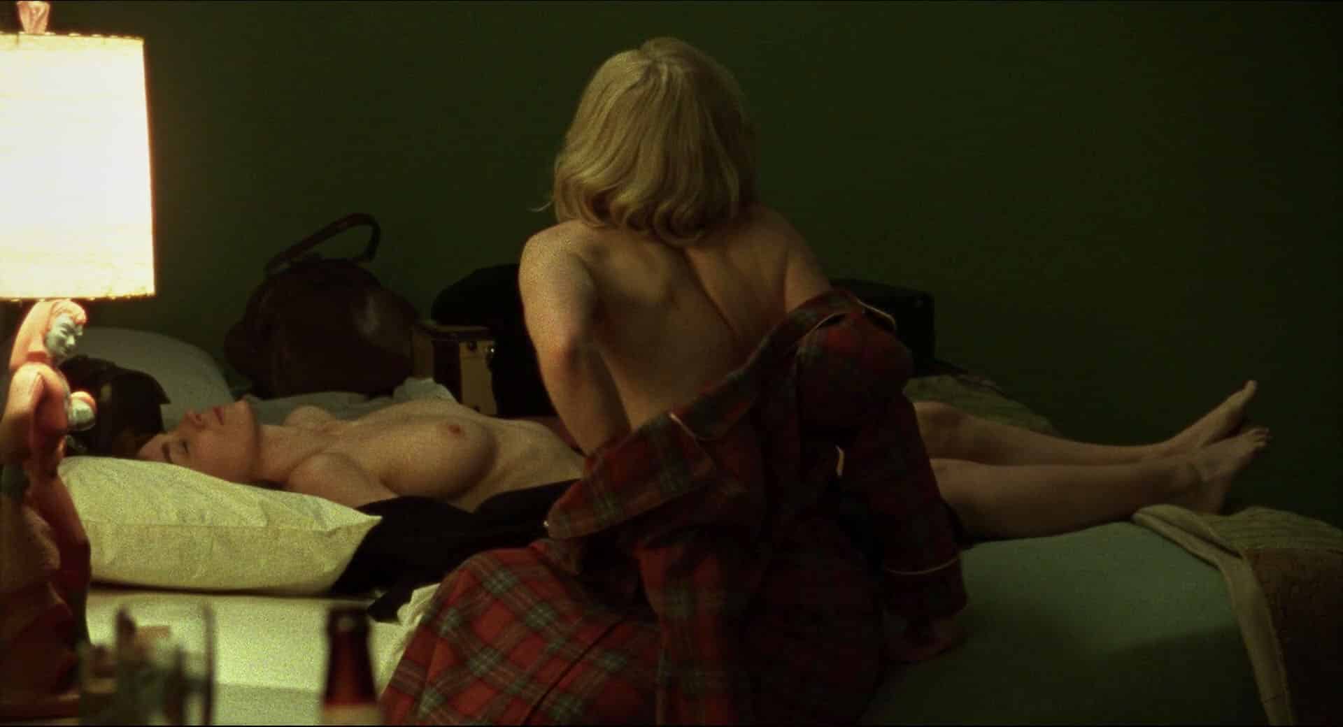 Rooney Mara and Cate Blanchett lesbian kissing as they make out into  lesbian sex scene.