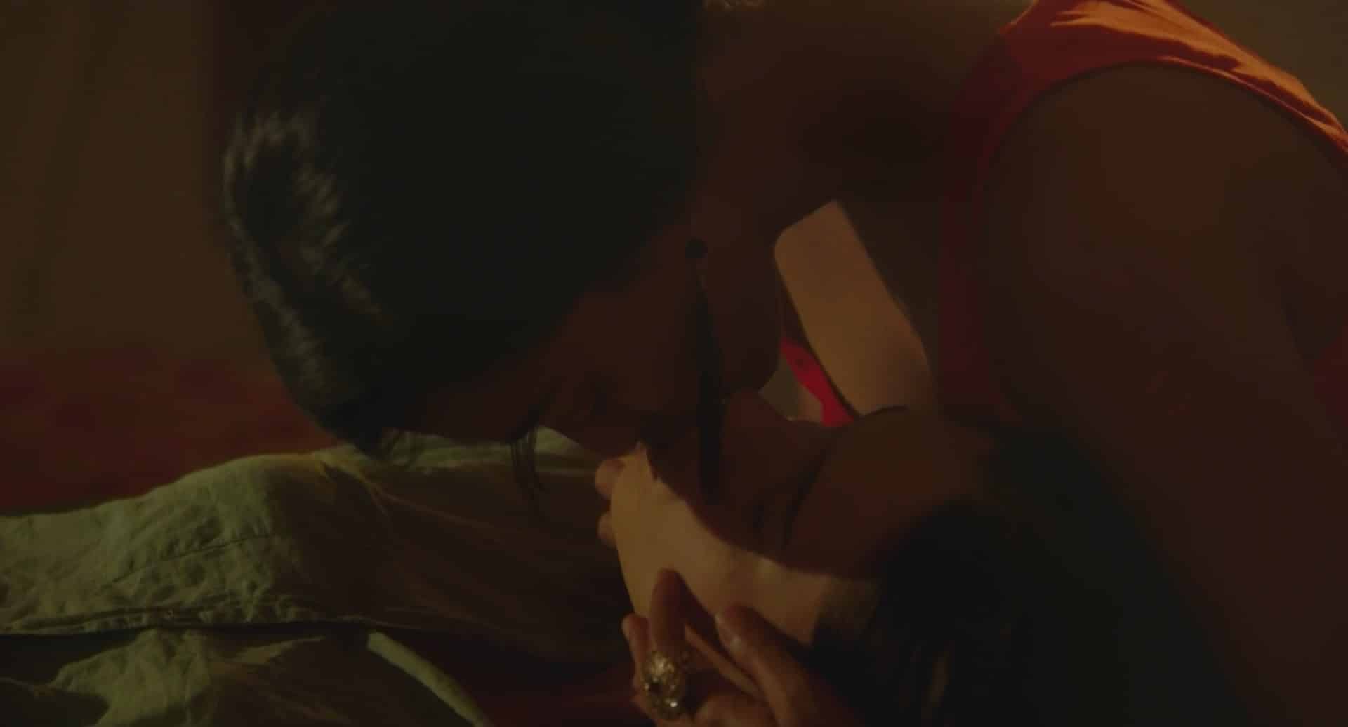 Kalki Koechlin, Sayani Gupta lesbian Scene