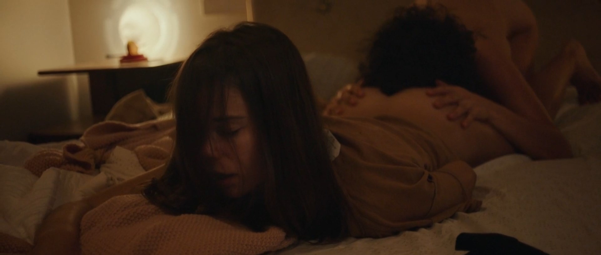Laia Costa and Alia Shawkat lying in bed getting oral sex